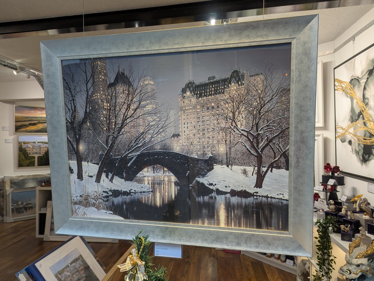 Brrr chilly weather's on its way ... but it looks glorious in our weekend window 😍😍😍

artworx.co.uk/collections/ga…