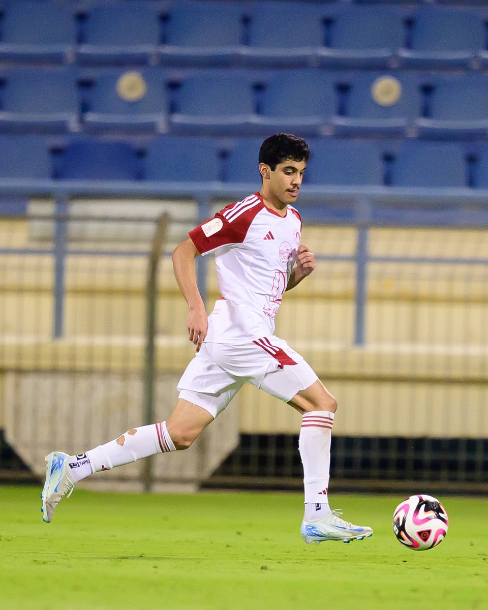 alarabi_club's tweet photo. لقطات من مباراتنا أمام نادي الشمال والتي انتهت بالفوز  3-0 📸

#العربي | #كأس_QSL https://t.co/yuzOwPlNGM