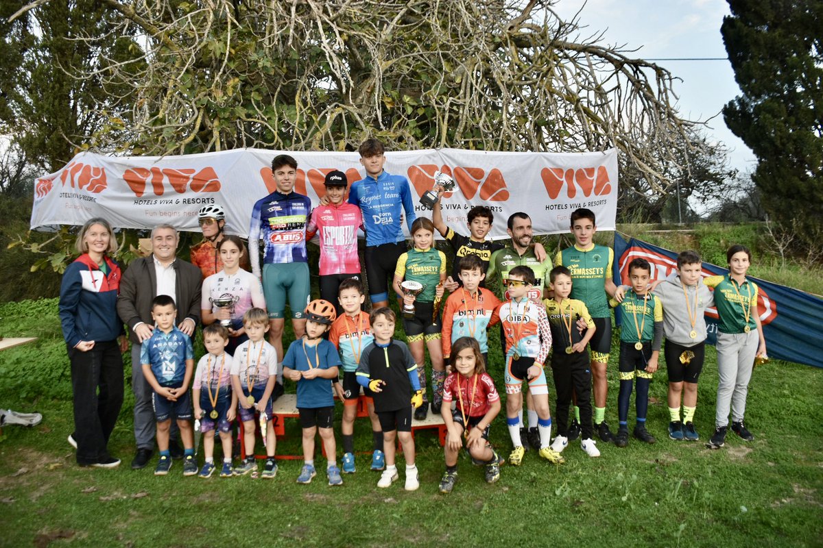 incaciutat's tweet photo. 🚵‍♂️Avui s'ha celebrat en el Parc del Serral de les Monges el VII Ciclocròs de Dijous Bo.

👏Enhorabona als guanyadors! I gràcies a tots i totes per participar!

📸Mira com ha anat la prova👇 https://t.co/xTFdc7Gj4h
