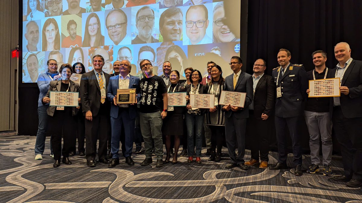 Prof Andy Lockey (@andyl0ckey) on Twitter photo Proud to be part of the team to win the Ian Jacobs Award for International Group Collaboration to Advance Resuscitation Science #kidssavelives <a href="/ERC_resus/">ERC - European Resuscitation Council</a> <a href="/AHAScience/">AHA Science</a> #ReSS24 Proud to be part of the team to win the Ian Jacobs Award for International Group Collaboration to Advance Resuscitation Science #kidssavelives <a href="/ERC_resus/">ERC - European Resuscitation Council</a> <a href="/AHAScience/">AHA Science</a> #ReSS24
