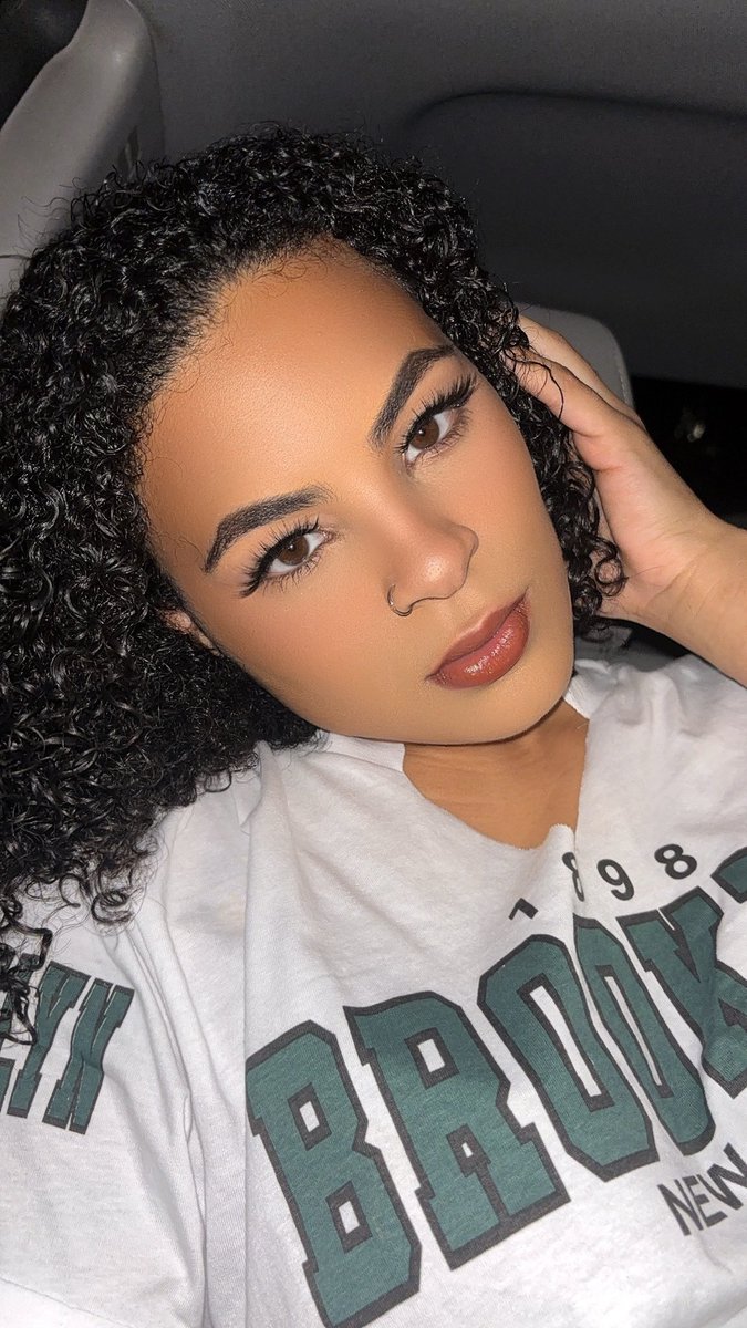 Awitdahshyts's tweet photo. And no I ain’t no eagles fan 😩😩🤣 https://t.co/ak7Lwi0zwX
