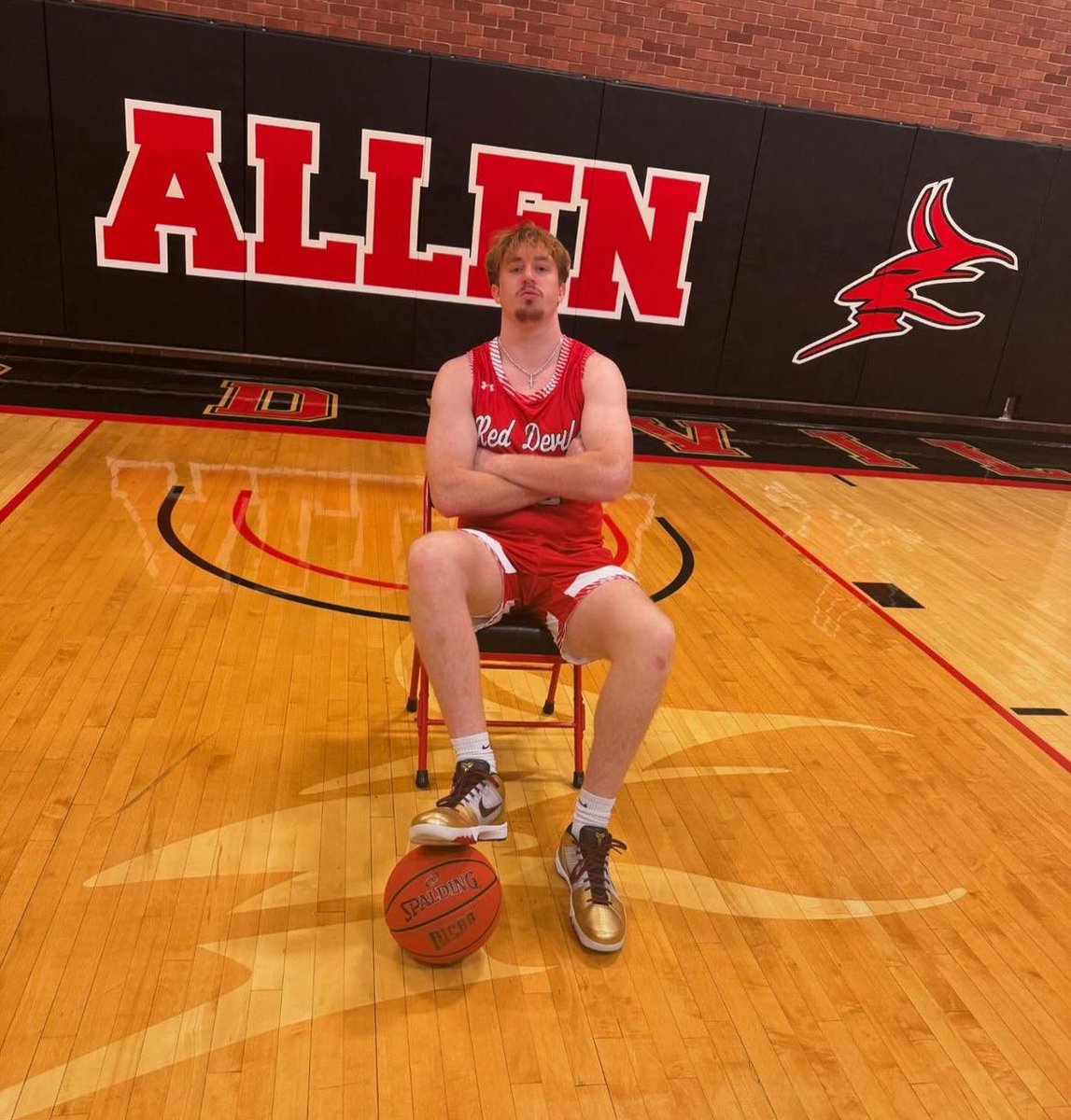 Thankful for our ‘23 #BROtherhood alums <a href="/KjMcdaniel4/">KJ McDaniel</a> of <a href="/NPC_Nighthawks/">Nighthawk Athletics</a> &amp; <a href="/DirkJohnson_/">Dirk Johnson</a> of <a href="/AllenCC_MBB/">Allen CC Men's BBALL</a> for sharing the floor together as opponents. 

Got to love this game of basketball and the opportunities it present. Family 4L with these two 💙🖤🤍

#IAM3 x #4US