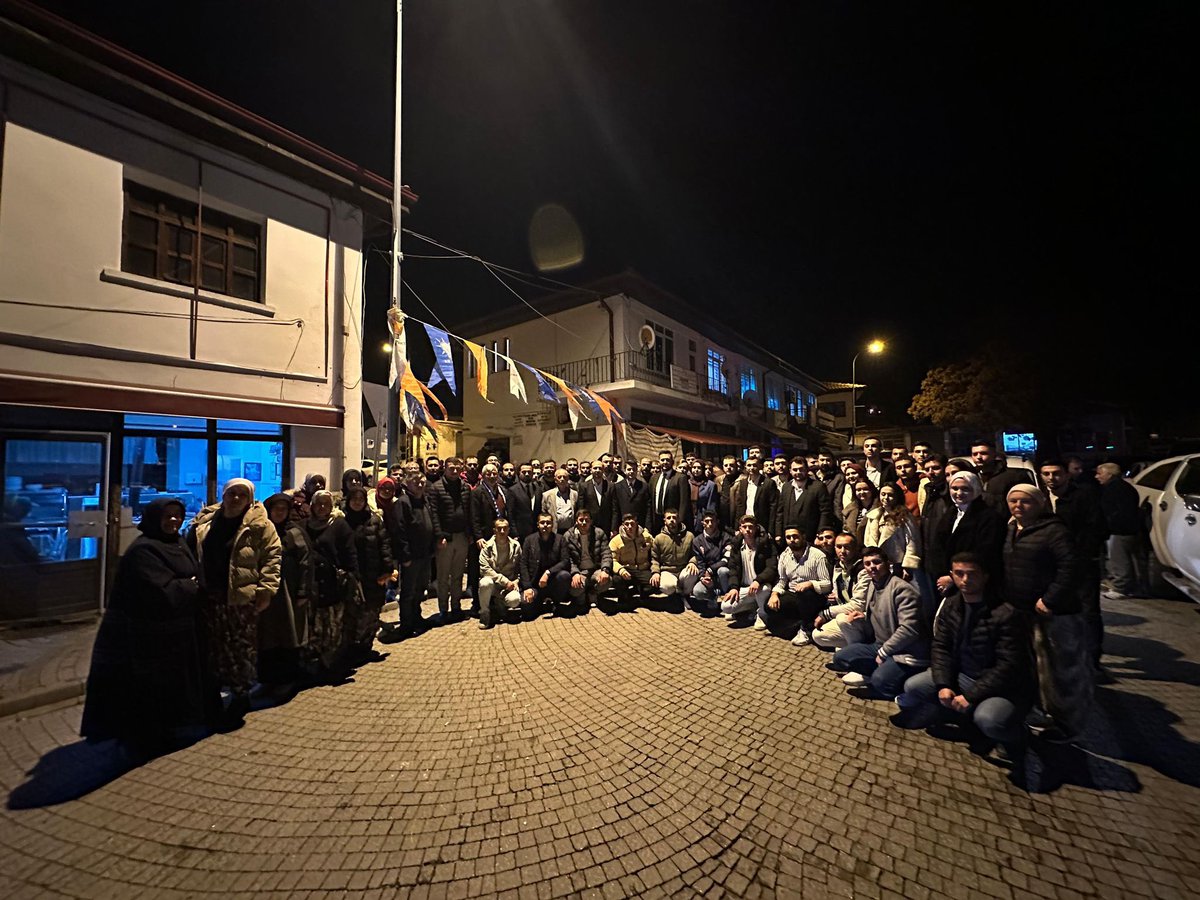 Seyitgazi’ye gençliğinle yön ver!

Seyitgazi Ana Kademe İlçe Başkanımız Özcan Yıldız ve Gençlik Kolları İl Başkanımız Cihan Birsen ‘in katılımlarıyla Seyitgazi Gençlik Kolları Kongremizi gerçekleştirdik.💫

Görevi devreden Uğur Şen başkanımıza yaptığı hizmetlerden dolayı teşekkür