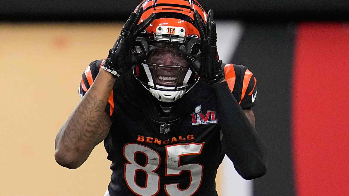 benga1scentre's tweet photo. Tee Higgins will return to action this week and also returns to Sofi stadium where the last time he played here, he had 100 yards and 2 TDs in the Super Bowl 🤩
#SuperTee https://t.co/w33R0m2Tmp