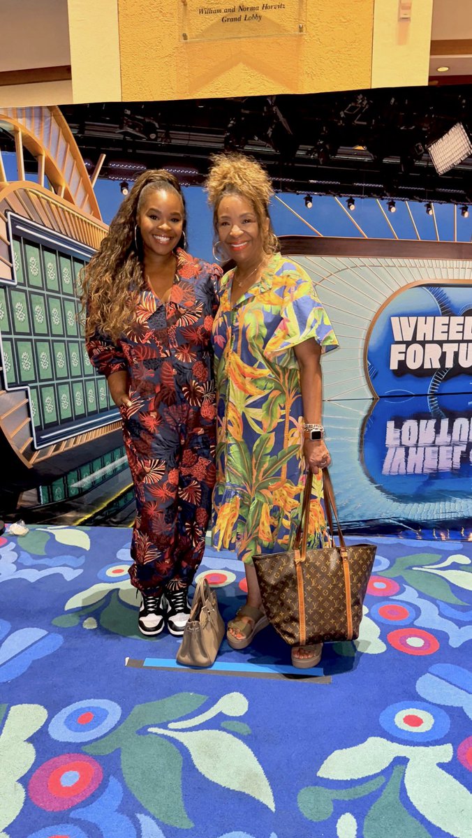 alexfinnieWPLG's tweet image. Mama Finnie and I had so much fun at the wheel of fortune live show in FTL! 🎟️✨@WheelofFortune