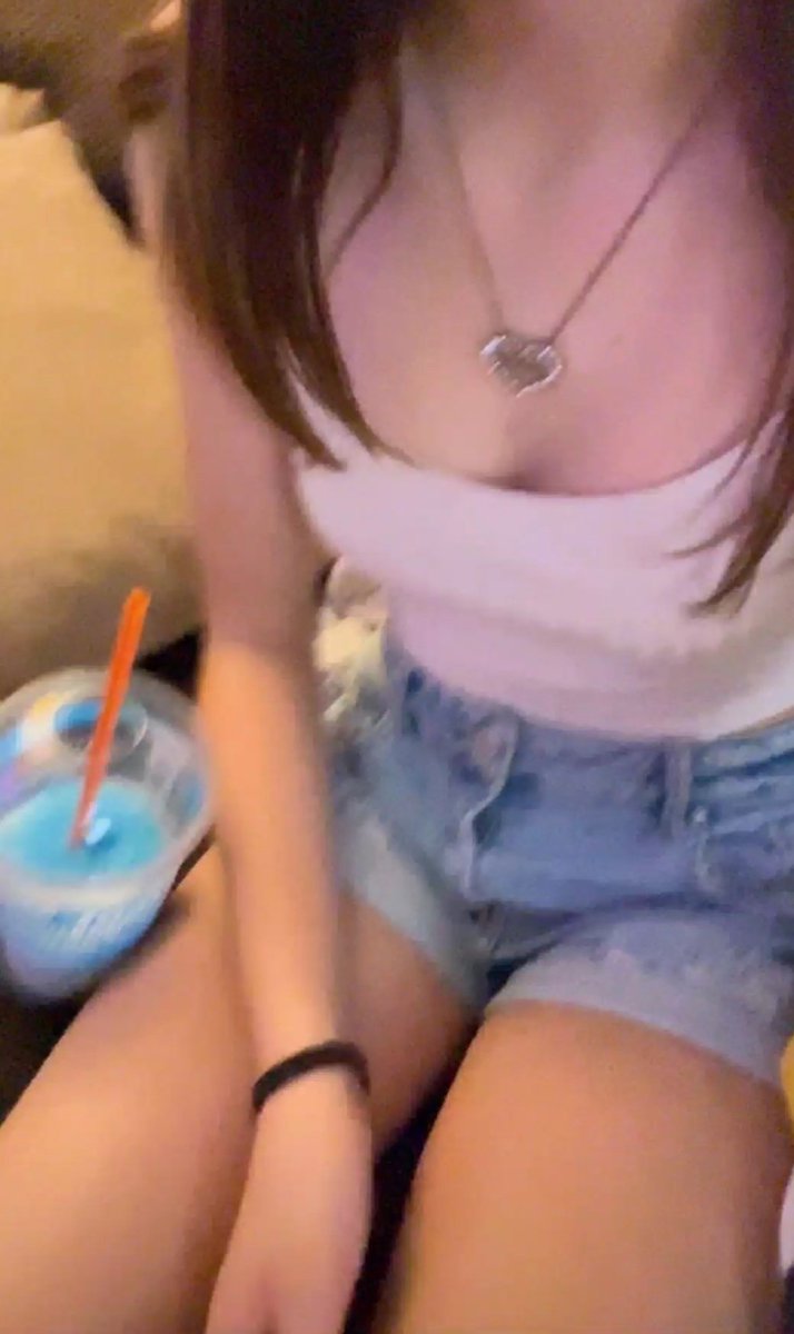 Ill send a 🍒 pic to ANYONE who LIKES this tweett 🤭
#freenudes #nsfwtwt