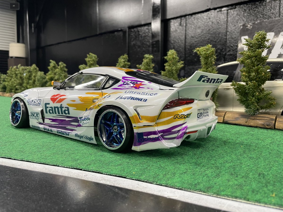 KTFactory_RC's tweet photo. みんなで！
今夜は悪サーキット
急遽、コース変更をする事になり
常連さん組で、スタコラえっさ！ https://t.co/70HdqAXsCe