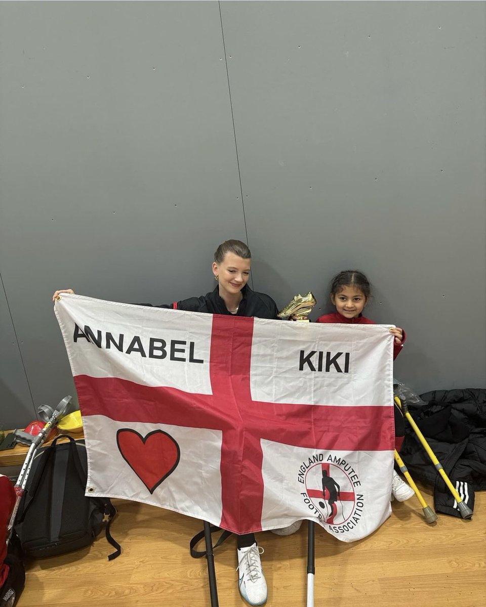 TheAnnabelKiki's tweet photo. Another day of this amazing man supporting our amazing charity. @JohnWatsonSport you’re one of a kind 🥹❤️ #AmputeeLionesses #EAFA #BBCBreakfast #TellingStories #Support #GoodPeople @amputeefootball @BBCBreakfast https://t.co/79ef8bUoZp