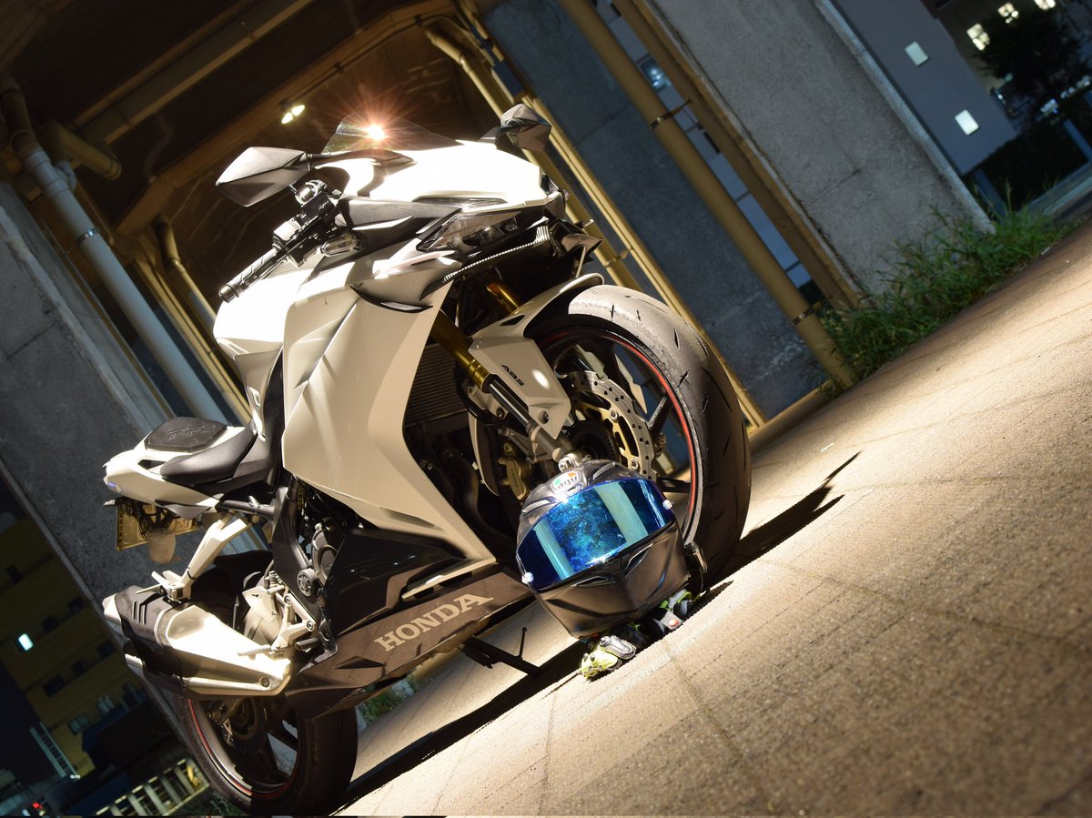 nagisa_yzf_R6's tweet photo. 歳が増えたので改めて！
誕生日迎えた瞬間ドナドナ…( ˙꒳​˙  )
R6もR1も僕の相棒らしい不貞腐れ問題児…(꒪꒫꒪⌯)
皆さんとツーリングしたいのでお気軽にお誘いください！
今後とも、なぎさをよろしくお願いしますm(*_ _)m
 #バイク乗りとして自己紹介 
 #バイク乗りと繋がりたい 
 #4C8  #CBR250RR https://t.co/PqrTsGBLvI