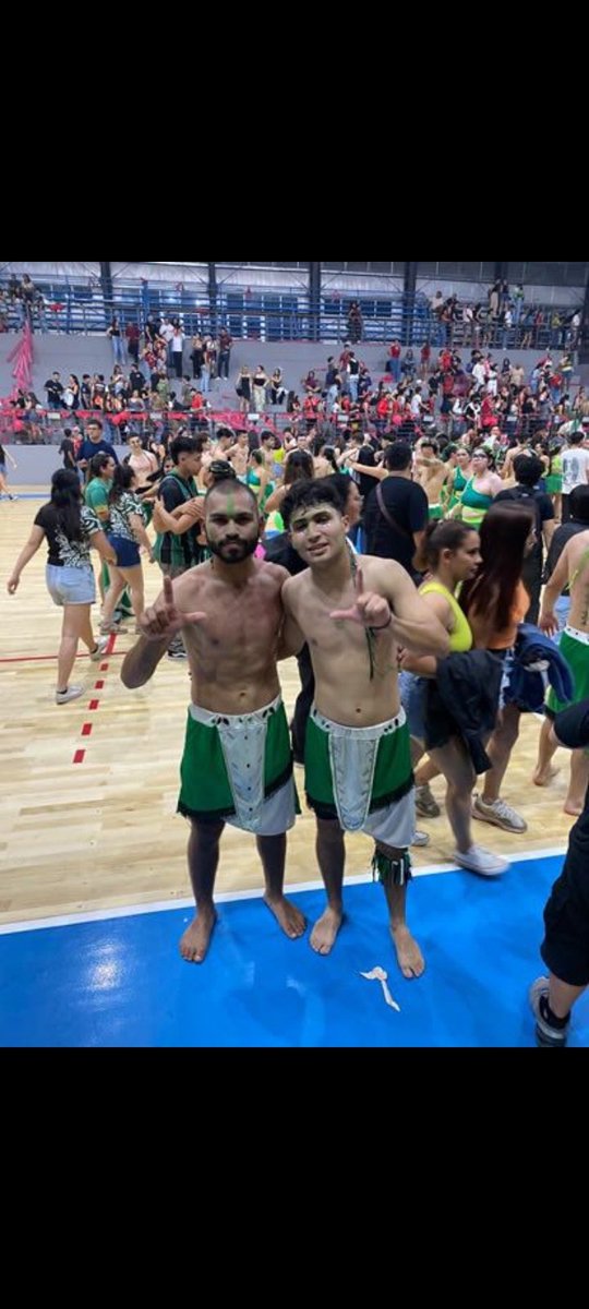 ivanbuzzixd's tweet image. Este año se resume en esta persona, el amigo cualquiera quisiera tener , te re banco locoo 💚