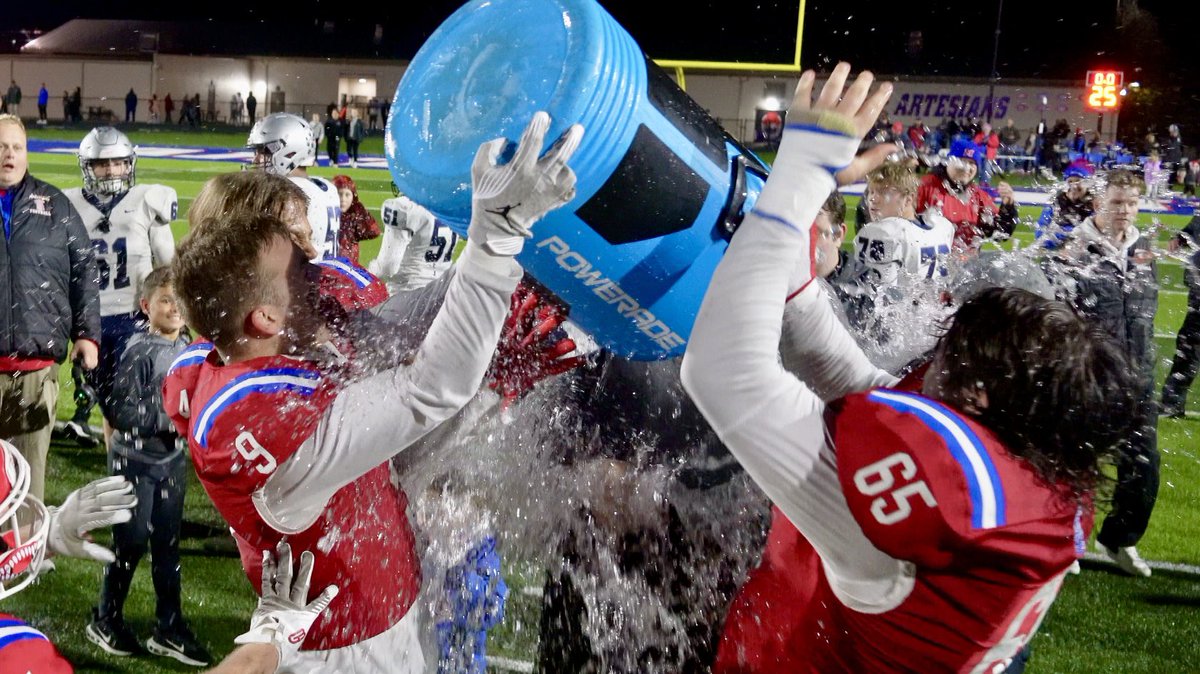 Martinsville defeats Evansville Reitz 35-28 to capture Regional Championship!

<a href="/CoachDug/">Brian Dugger</a> <a href="/Martinsville_FB/">Martinsville High School Football</a> <a href="/ArtesianQBClub/">Artesian Football Booster Club</a> <a href="/ArtesianNation/">Artesian Athletics</a> 

🎥 youtu.be/Bf3C0rKivis?si…