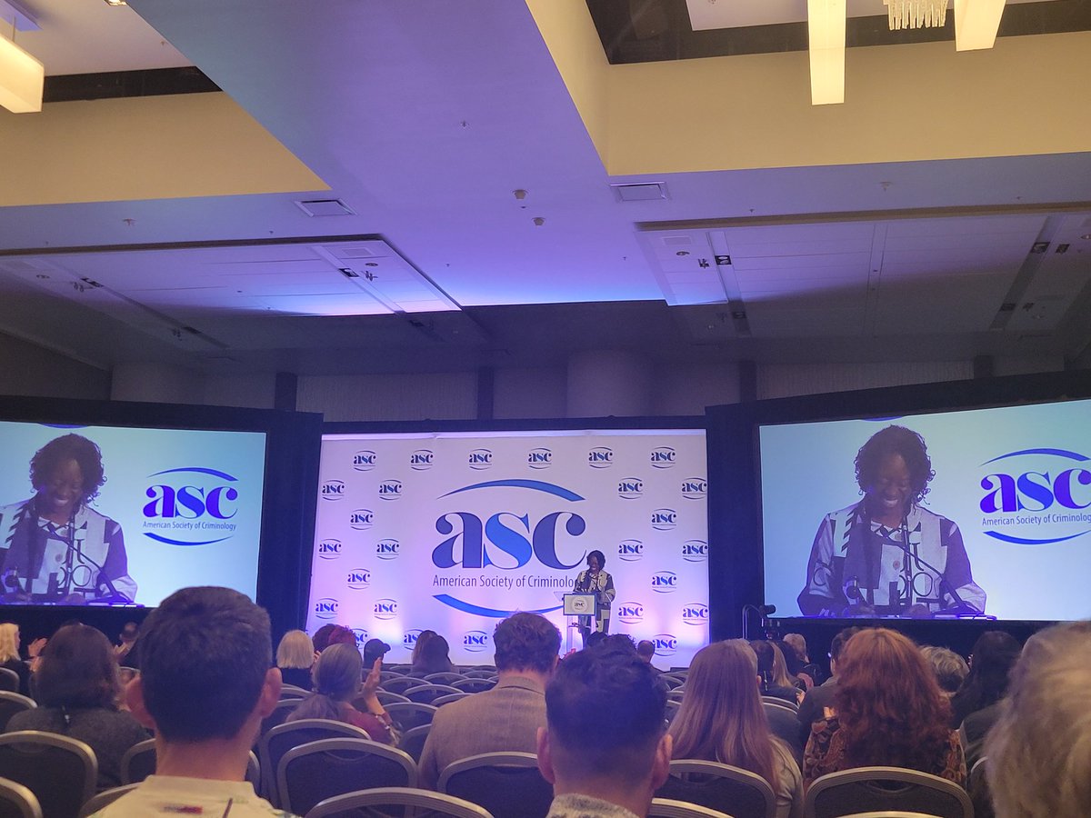 HUGE CONGRATS TO THE NEW PRESIDENT OF <a href="/ASCRM41/">Amer Soc of Crim</a> !! President Katheryn Russell-Brown 🙌🏾👍🏾❤️✊🏾