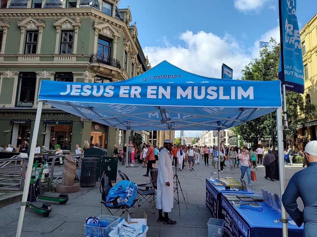 Arrancó la temporada 
Concuerda con la época de películas navideñas 
Esta afirmación es el mejor reflejo de la manipulación histórica 

Jesús nació 574 años antes que Mahoma, pero venía del futuro y era musulmán🤪