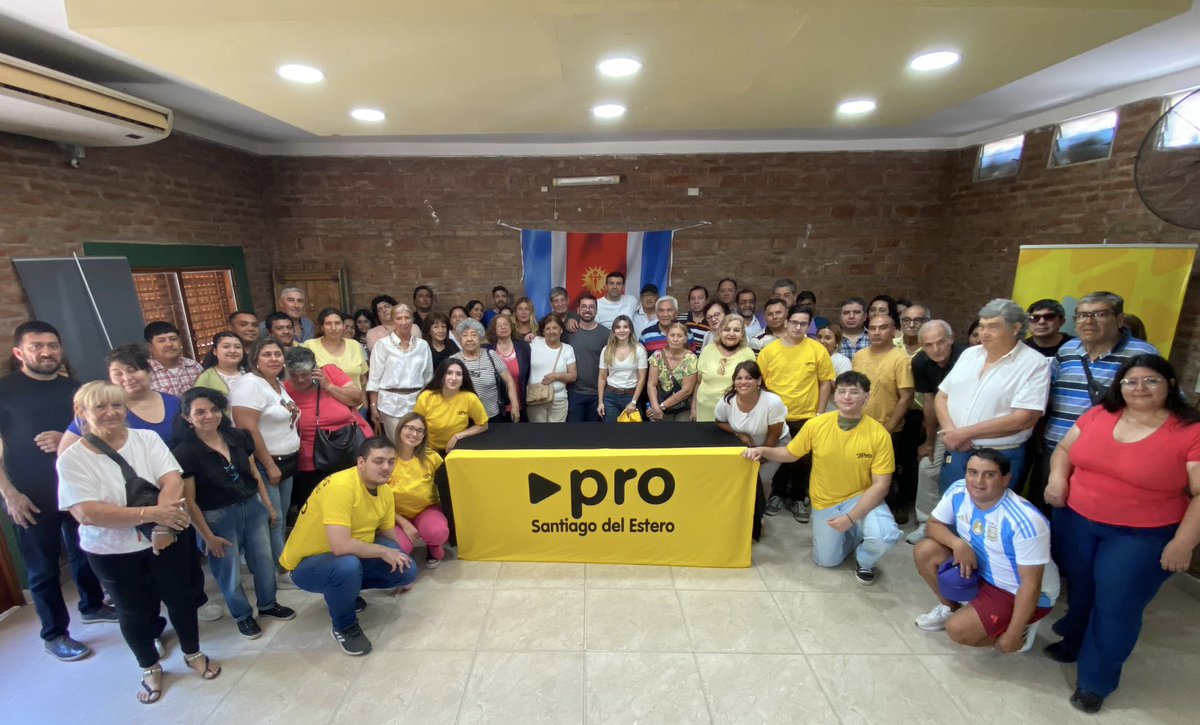 CarlettiPerez's tweet photo. Construyendo equipo para cambiar Santiago 💪🇦🇷💛 @proargentina https://t.co/9KAawtwgWe