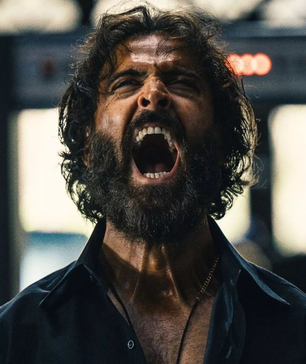 RajasthanVoice's tweet photo. After @iHrithik one movie at a time, fan demands SIGN MOVIES OR RETIRE HRITHIK 🔥🔥 https://t.co/RFQaRe5Wvk