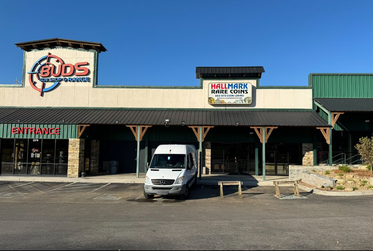 HallMarkRC's tweet image. 🚨We’ve Moved! 🚚 Starting Nov 18, 2024
     2270 Two Rivers Blvd #150
          Sevierville TN 37876
    Call or text: 865-973-2646

We are next door to Bud’s Gun Shop &amp;amp; 
adjacent to Smoky Mountain Knife Works

Google Maps: 7 minutes from I-40 Exit 407