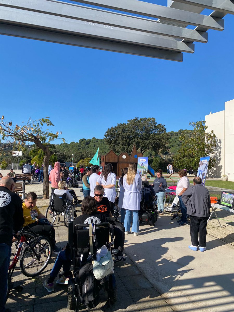 NaturaInclusiva's tweet photo. De viatge a @IGuttmann per participar en els Jocs Esportius anuals.

Hem parlat del projecte @NaturaInclusiva per acostar les persones amb mobilitat reduïda a la natura tot fent xarxa amb altres entitats com @PlayAndTrain que treballen per fer que l'esport sigui inclusiu arreu. https://t.co/gJo6s4Tv3a
