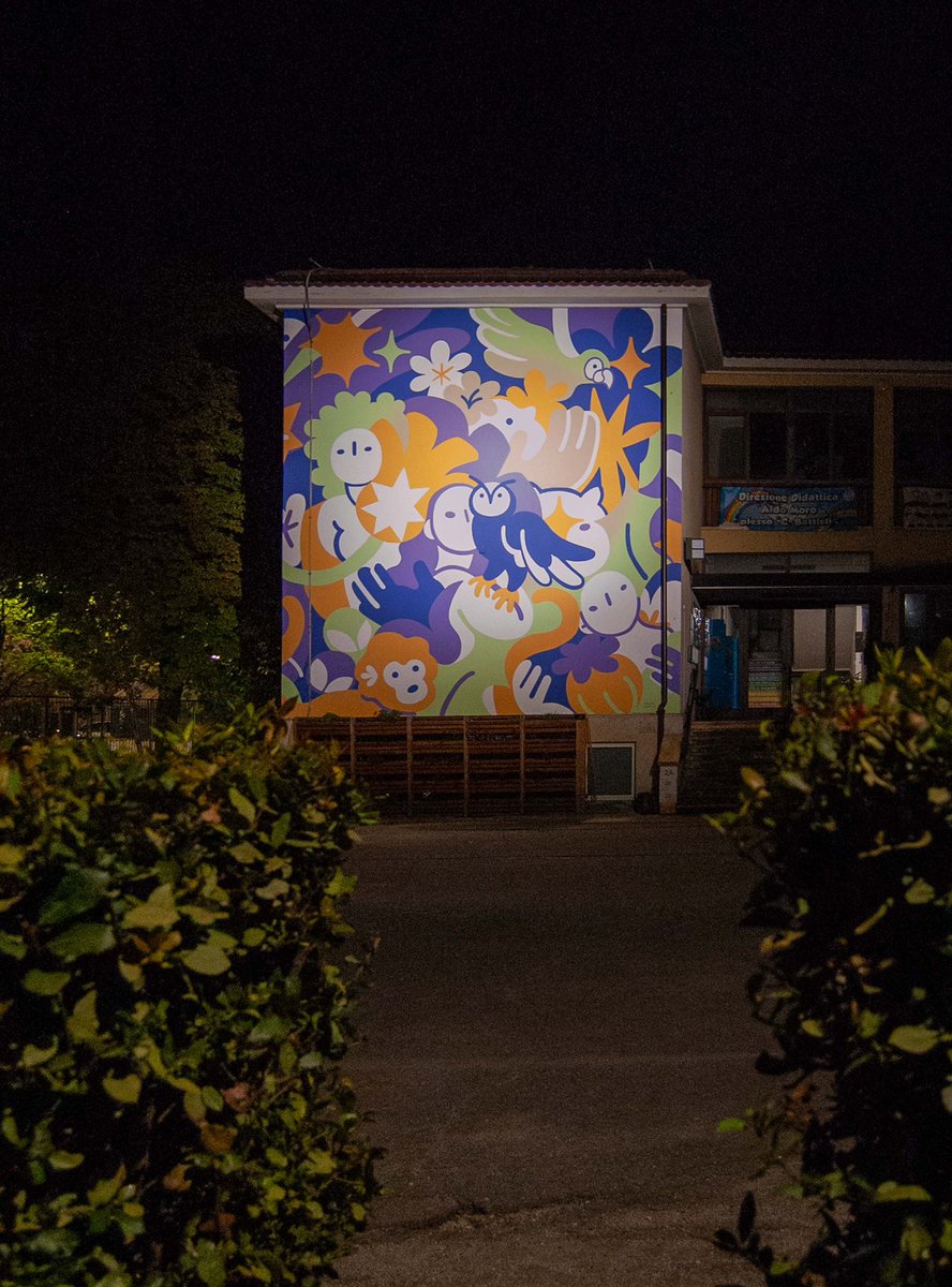 Lo spettacolo del murale di Avalon Lewis a #Terni per #GemellArte2024 grazie all’illuminazione di #ASMTerni <a href="/avalornythorink/">Avalon Lewis</a> <a href="/IF_Italia/">Institut français Italia</a> <a href="/FranceenItalie/">La France en Italie 🇫🇷🇪🇺</a> <a href="/GnMediaSrl/">GnMedia</a>