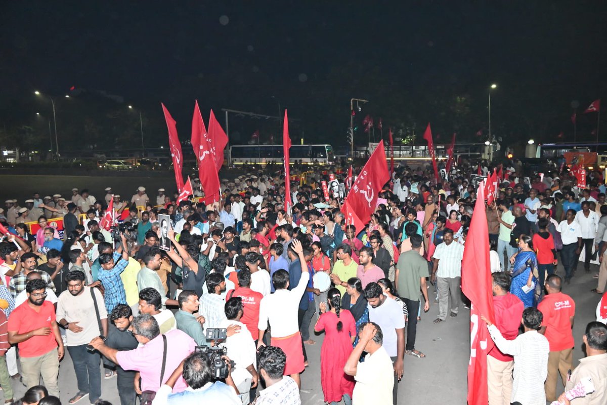 tncpim's tweet photo. "இரவும் எமக்கானதே" பாலின சமத்துவ நடை காட்சிகள்... #equalityforall #EqualityWalk #CPIM https://t.co/3xpuq08vtZ