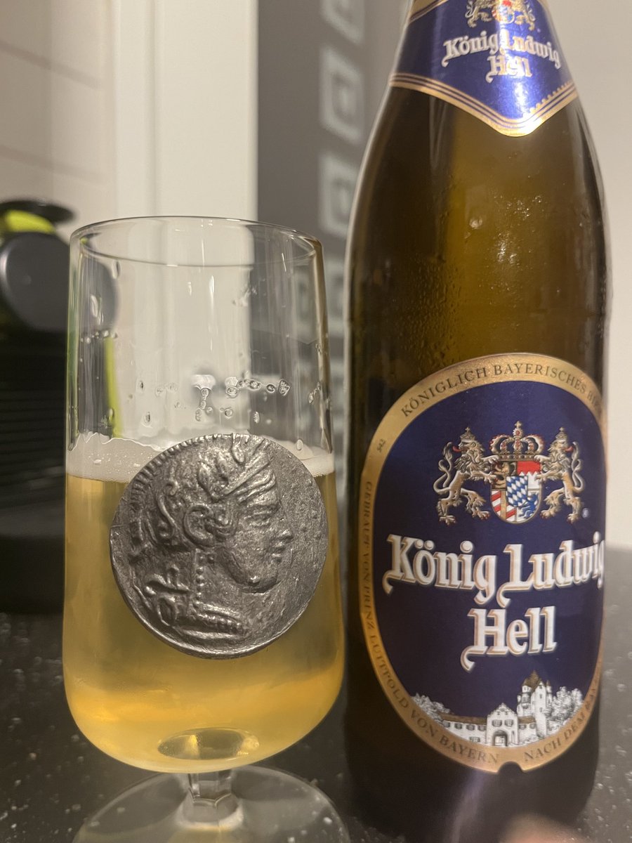 tina_eisner's tweet photo. Ein Bierglas wie bei Opa ☺️ https://t.co/nnQYKqg05p