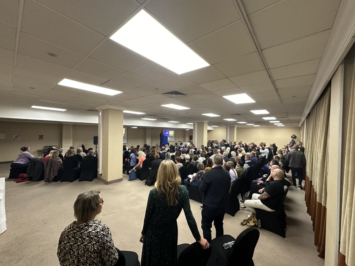 Don’t anyone ever tell me that this field doesn’t love a bit of science, research and academia. David Spiegel MD captivated the UK Hypnosis Convention! 
#hypnosis #ukhypnosisconevention #DavidSpiegel