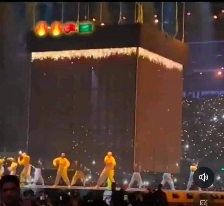 يا رب نحلق نحج فيها 

قبل يرجعوا يعبدو الأصنام