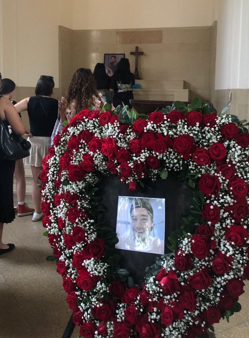1D_Updates_BR's tweet photo. Hoje (16/11/2024) teve uma missa em homenagem ao Liam no Cemitério Britânico de Buenos Aires, na Argentina. https://t.co/Ee0J1CX4OA