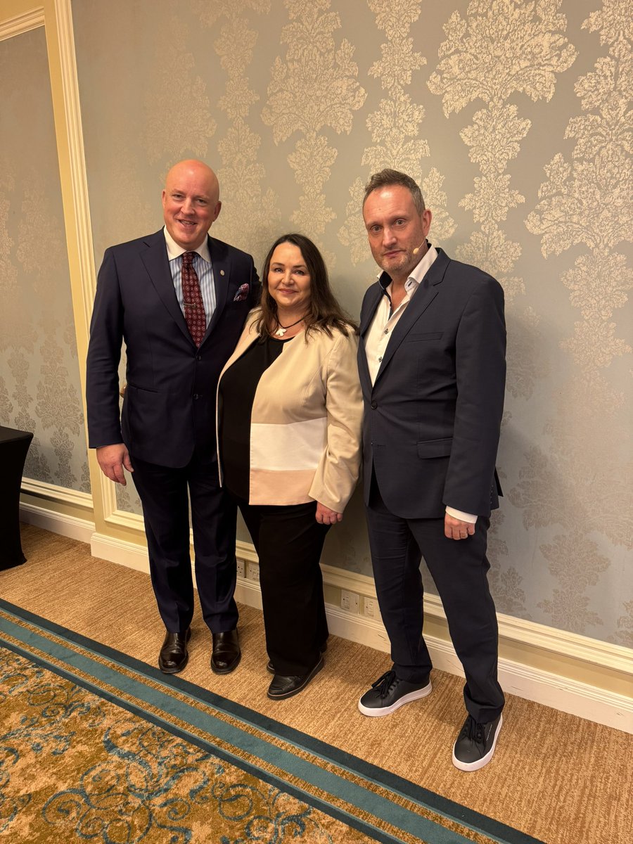 carthy_aubrey's tweet photo. Supporting @cancertrials_ie with the amazingly talented Mario Rosenstock @GiftGrubMario - with HE AmbassadyGerasko #supportingcancer @CancerIreland_ @patsmullenrace https://t.co/DNwYoHUJ8N