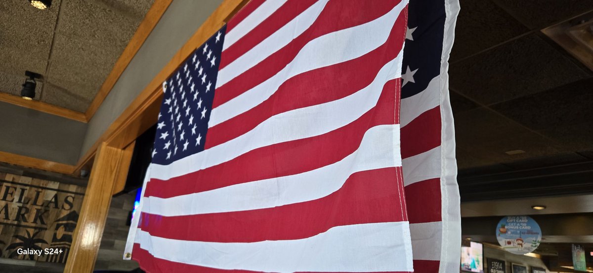 Tombraider75's tweet image. At #Applebee's enjoying #lunch. 😋 I recommend the sirloin steak with garlic mashed potatoes and broccoli 🥦  👌