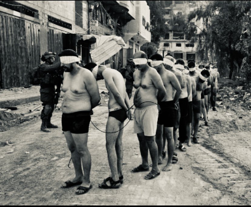 Enyquee's tweet photo. (Bialystok, Poland)
-
SS troopers round up and detain Jewish citizens, and those suspected of aiding in liberation (Juden-Helfer) to be sent to internment camps for re-education

circa. 1937 https://t.co/eOeCAEDdim