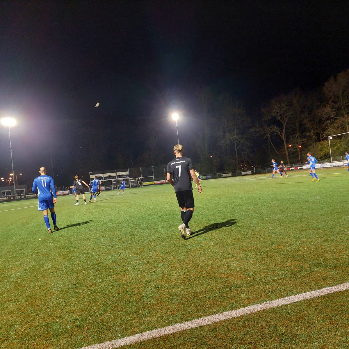 V.V. Hellendoorn (@vvhellendoorn) on Twitter photo ⏸️| Rust in Enschede tussen <a href="/FCSuryoye/">FC Suryoye</a> en <a href="/vvhellendoorn/">V.V. Hellendoorn</a> (0-2). Doelpuntenmakers Lopes Macedo en Hendriks! ⏸️| Rust in Enschede tussen <a href="/FCSuryoye/">FC Suryoye</a> en <a href="/vvhellendoorn/">V.V. Hellendoorn</a> (0-2). Doelpuntenmakers Lopes Macedo en Hendriks!