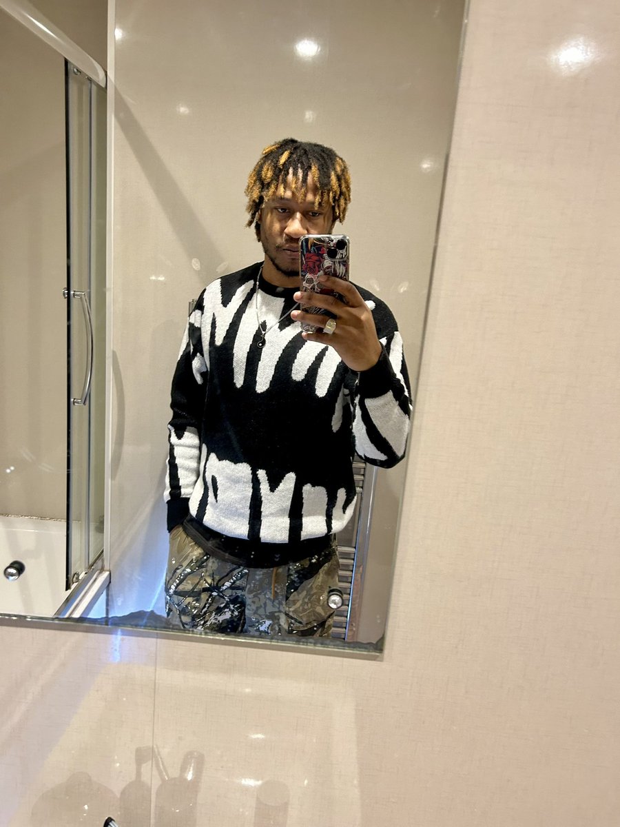 codename_deckar's tweet image. ℳ𝒶𝓃 𝒾𝓃 𝓉𝒽ℯ 𝓂𝒾𝓇𝓇ℴ𝓇