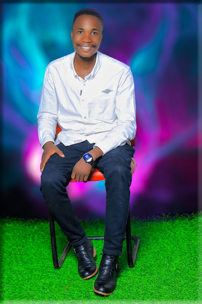 JokaProducer's tweet photo. I am back to the airwaves, Awr-102.9 Light FM Sunday Sports Programme after a brief hiatus due to some inconveniences. I'm sure you will listen for what you have been missing and your eager to tune in again at 10PM
#ProducerJoka
#Awr-102.9LightSports https://t.co/qxgpfYDnXC