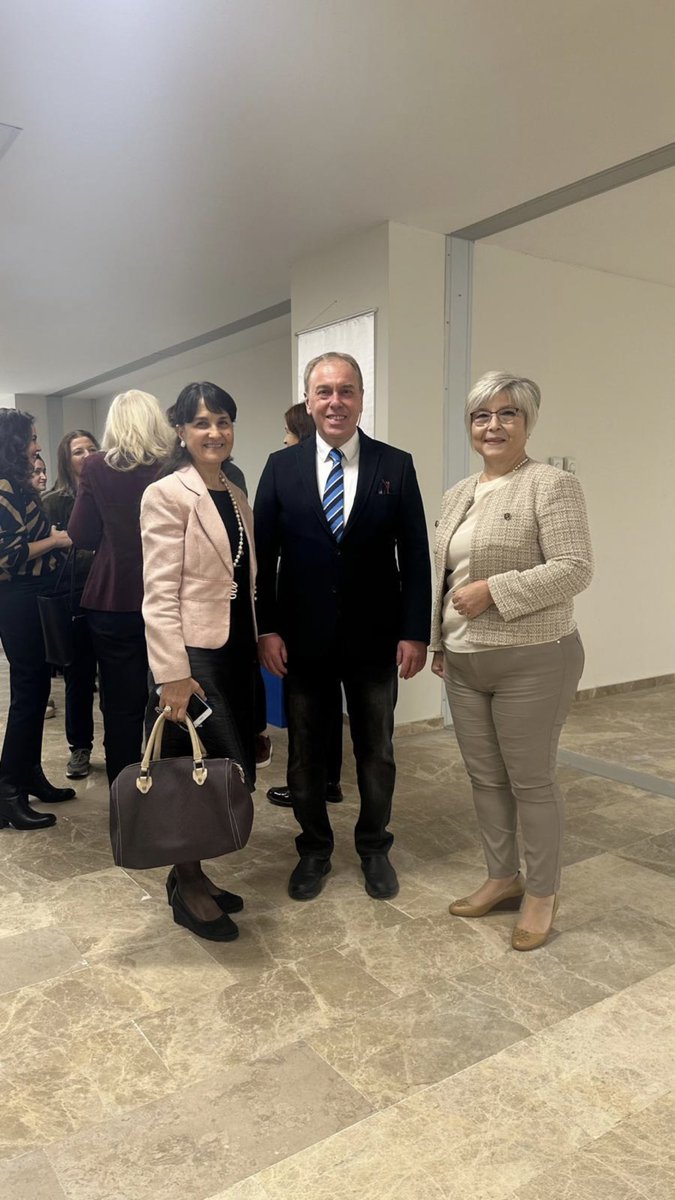 Hamidiye Tıp Fakültesi Fiziksel Tıp ve Rehabilitasyon Ana Bilim Dalının 8.SBÜ FTR Sempozyumu bu yıl 15 Kasım 2024 tarihinde değerli hocalarımızın ve misafirlerimizin katılımıyla gerçekleşti.