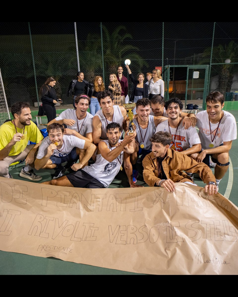 Final del Torneo de Bienvenida de Baloncesto.
Todas las fotos en: um.es/web/deportes/b…