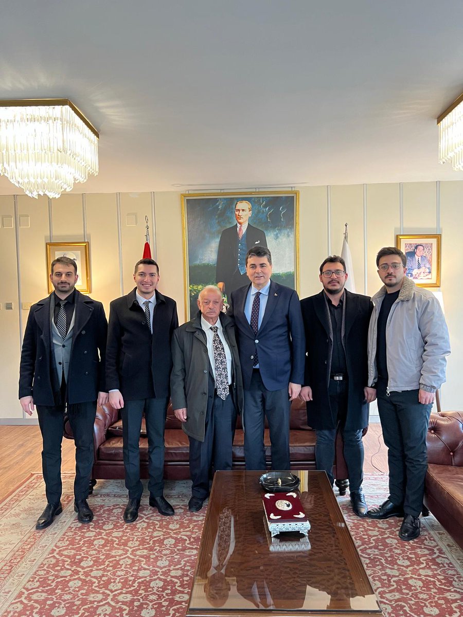 LİDER.
<a href="/DpGultekinUysal/">Gültekin Uysal</a>