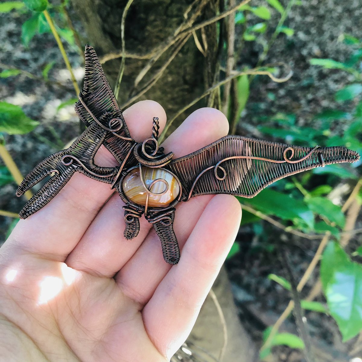 washbears_wares's tweet photo. y’all like pterodactyls? 👀🪽

this is my second ever pendant in this design &amp; i’ve been wanting to revisit it for so long! https://t.co/agLkIZ9QIt