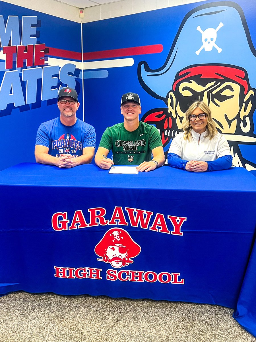 Garaway_Golf's tweet photo. Signing day for Trace! Over the past four years you have left your mark on Garaway Golf as one of the greats now you move to @CSU_Athletics @CSU_Golf and I firmly believe you will do it all over again! So proud of you-can’t wait to follow along! 💚🏌🏻 Always a Pirate!! 🏴‍☠️ https://t.co/ABMi3M0vj0