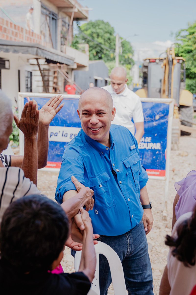 ¡Avanzamos con más obras para la gente! 🚧 

Villa del Rosario, 240 metros de pavimentación para la Carrera 4D entre Calle 28 y 31. 
Mejor movilidad y calidad de vida.

 ¡Seguimos construyendo un futuro mejor! #ObrasQueTransforman #CompromisoConLaCiudad