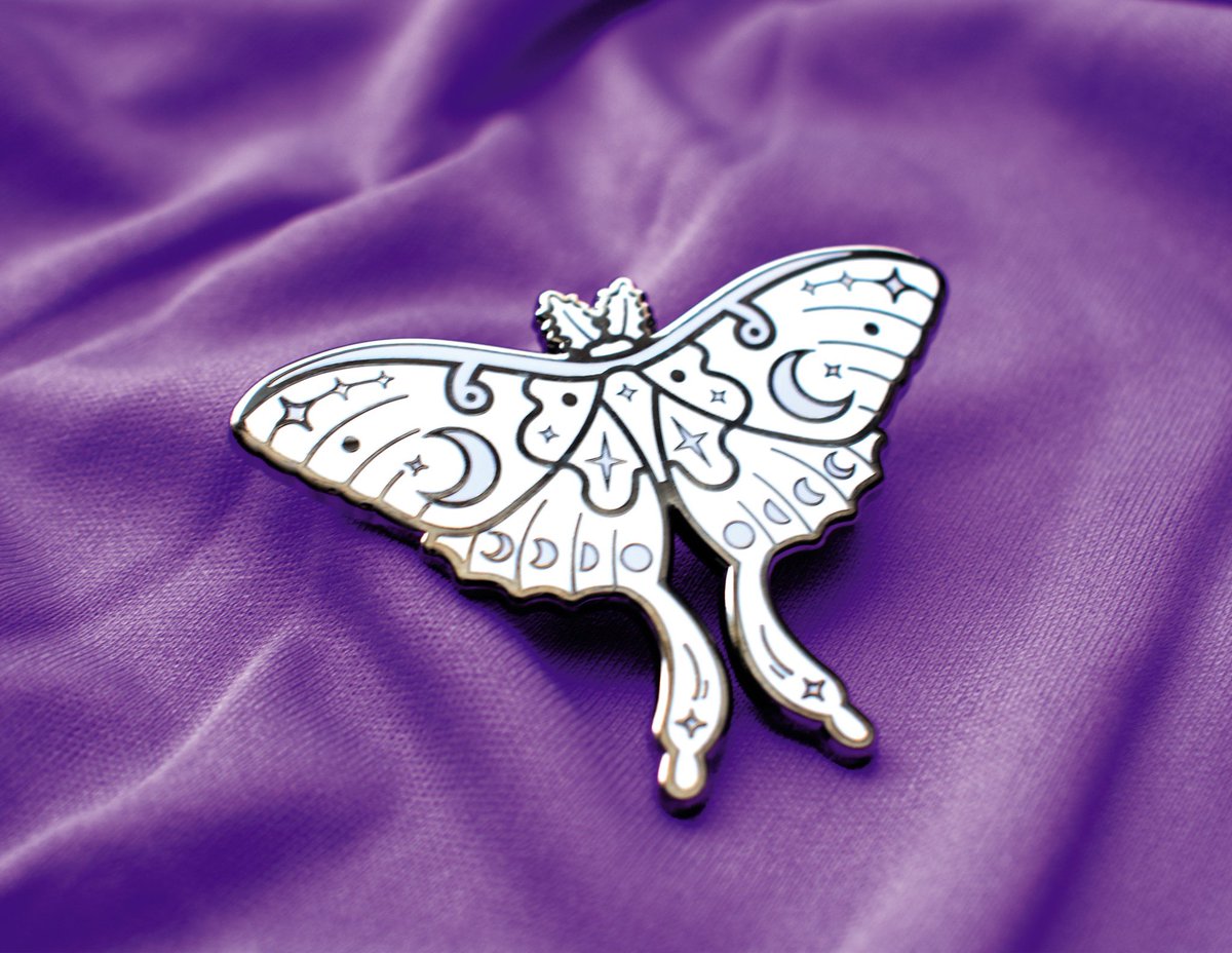 AbigailLynnArt's tweet photo. Celestial Luna Moth pins are officially AVAILABLE NOW!! ๐ in bio!!
#enamelpins #enamelpin #mothpin #lunamoth #moth #moths https://t.co/fYQRSq1ckT