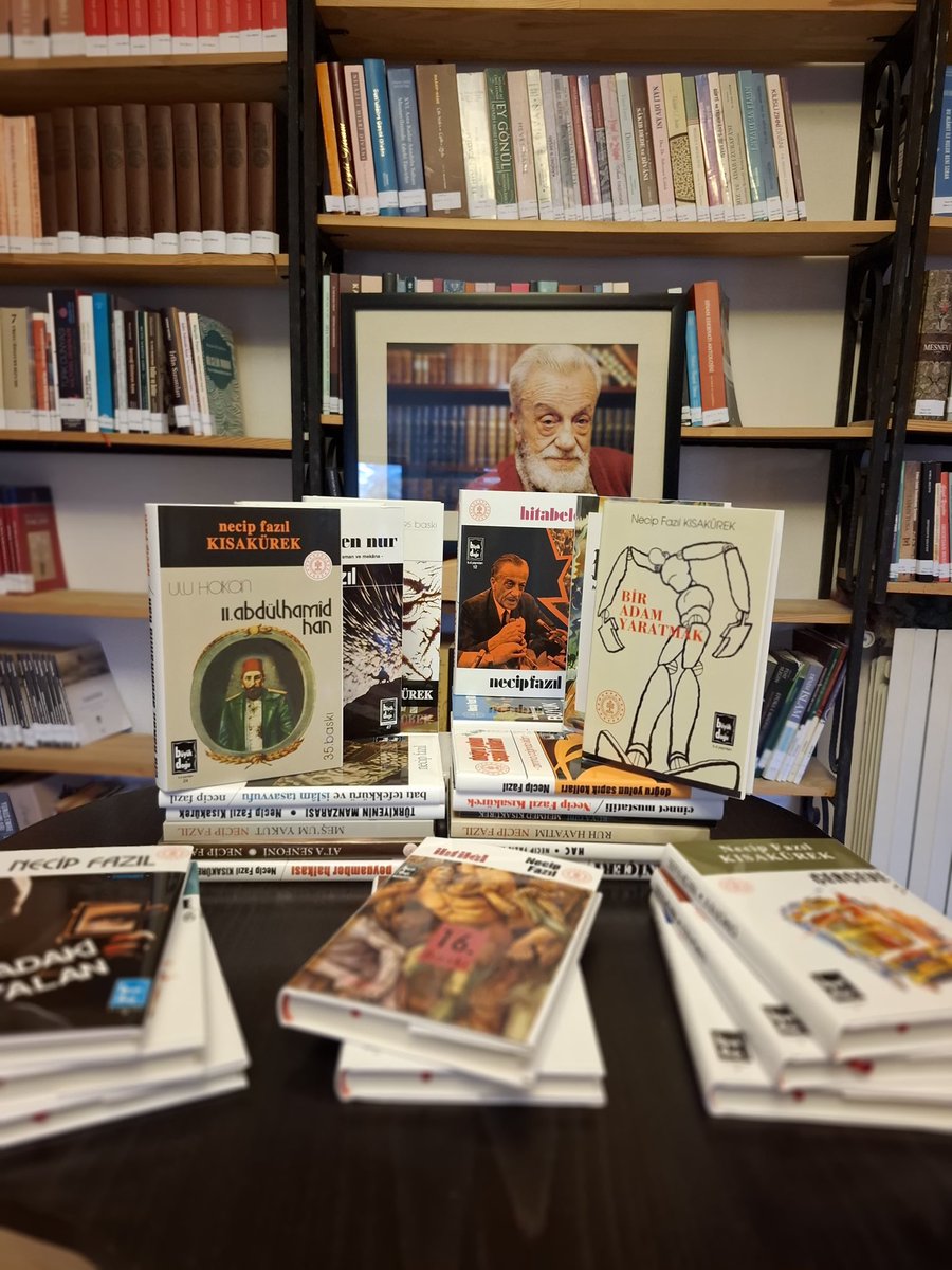 📕📓Büyük Doğu Yayınlarının Necip Fazıl Kısakürek neşriyatı, Sayın Emrah Kısakürek tarafından Enstitümüzün kütüphanesine hediye edilmiştir. ✨

<a href="/bd_yayinlari/">Büyük Doğu Yayınları</a> 
<a href="/EmrahKisakurek/">Emrah Kısakürek</a>