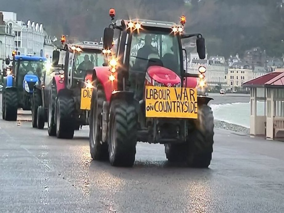 mrdavemacleod's tweet photo. is there anything more annoying in life than a tax dodging farmer protesting in a tractor? https://t.co/OUG5Ll7IrE