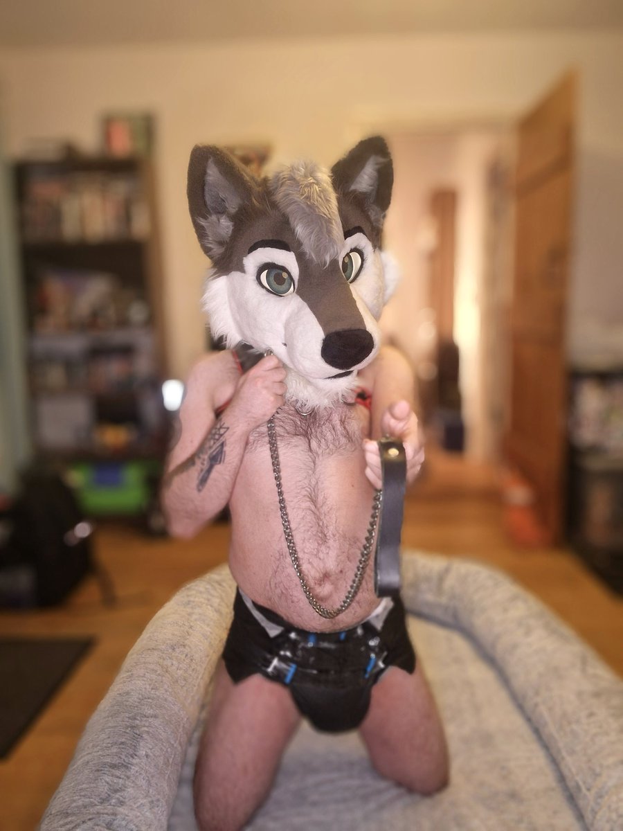 Weazy butt padded tweet media