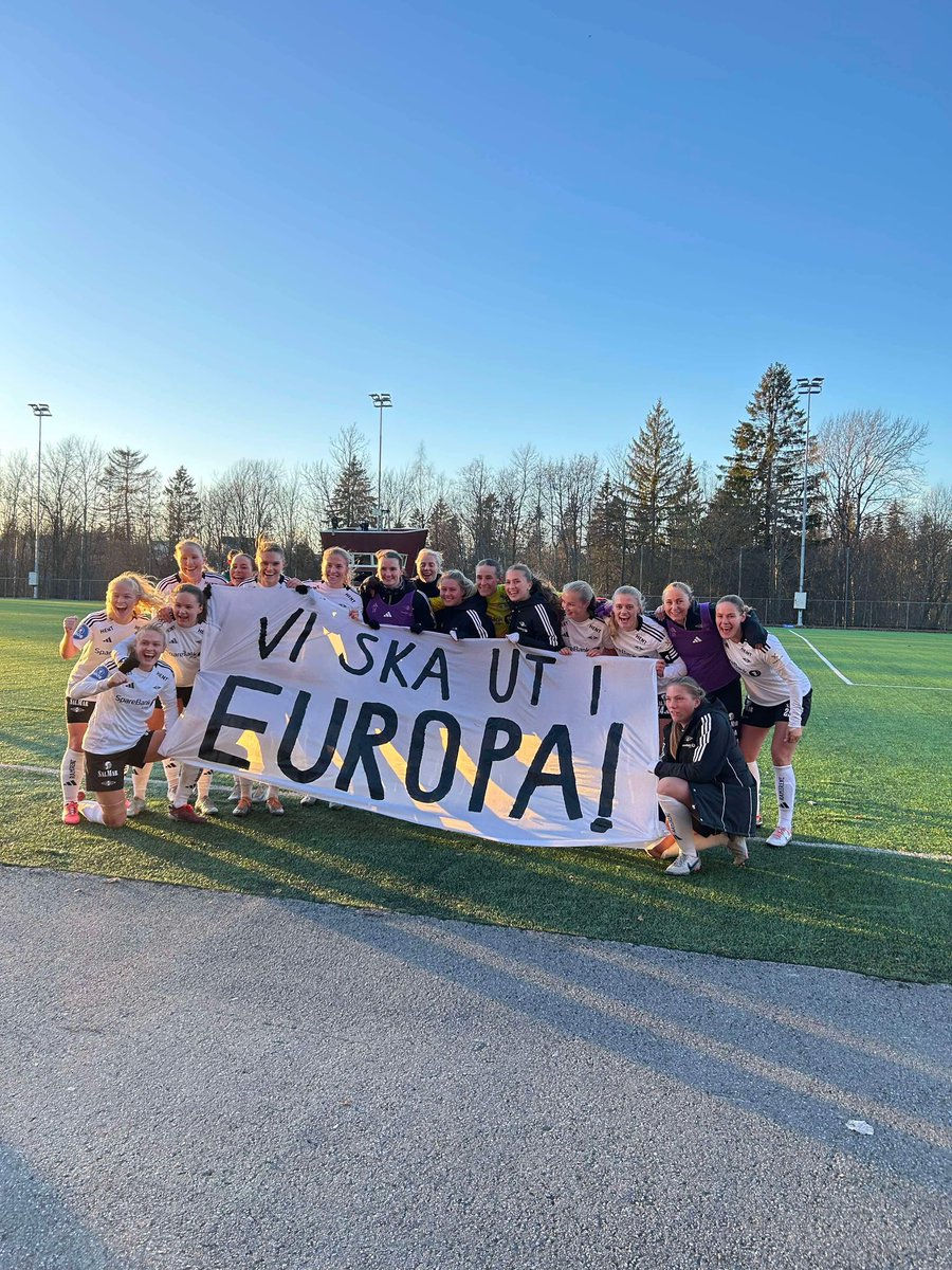 Da vart det bronse og Europa-spill neste år!🖤🤍 Neste stopp: Ullevaal!🏆 

#alltidframover <a href="/RBKvinner/">Rosenborg Ballklub Kvinner</a> <a href="/RBKfotball/">Rosenborg Ballklub</a>