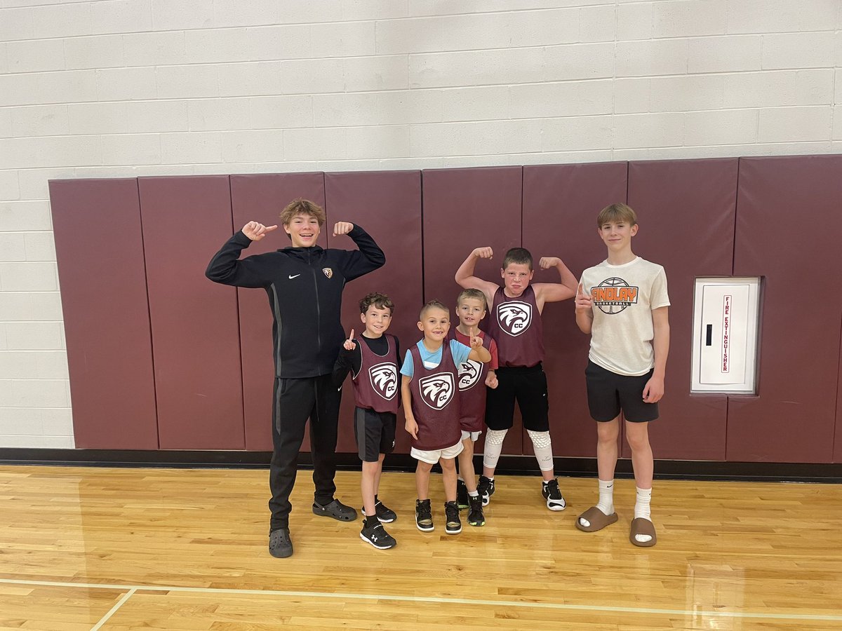 CC_EaglesBB's tweet photo. Great couple of weeks in the gym with our kids! The 2nd/3rd grade Eagles were our 3 on 3 champs and the 4th/5th grade Eagles were our 5 on 5 champs 🦅 🏀 https://t.co/SyUFp8SJ2i