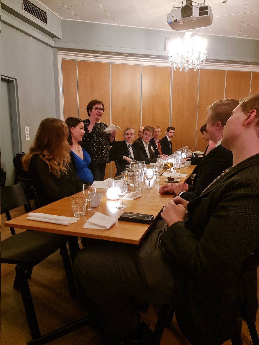 KD Nuorten iltaohjelmassa on tervehdykset menossa! Kiitokset vielä kerran <a href="/MerjaErapolku/">Merja Eräpolku</a>