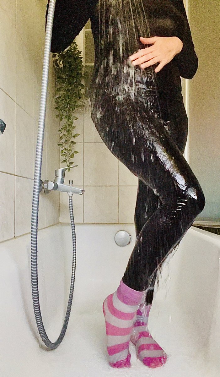 SensualPCouple's tweet photo. hot shower in leggings long-sleeve and cute socks 💦😋 https://t.co/He9lrktcSC