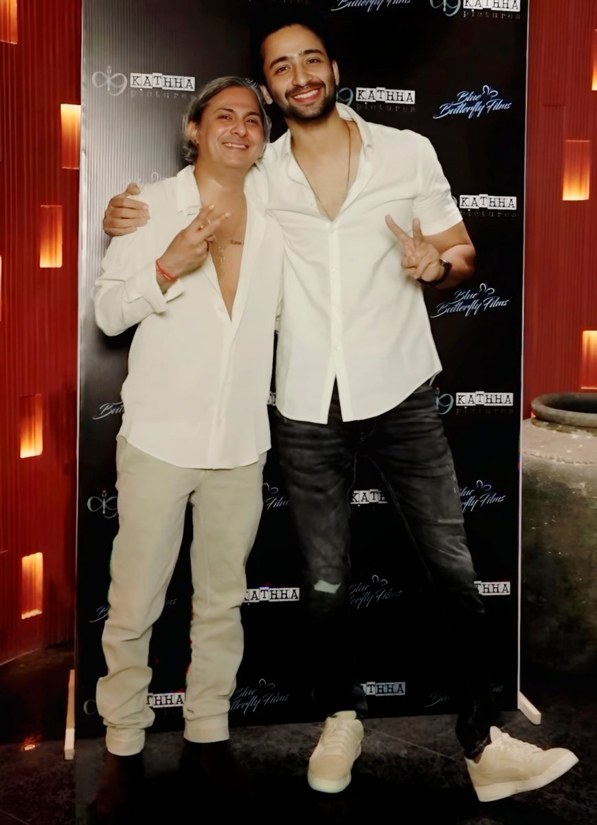 ritu0174's tweet photo. Success Party 💖

Some Snippets From The Success Party Of Movie Do Patti 😍

#DoPatti #SuccessParty #KanikaDhillon #KritiSanon #ShashankChaturvedi #KathhaPictures #NetflixMovies

@Shaheer_S ♥️

#GodBlessYou #ShaheerSheikh https://t.co/u9HLTZ4XDD