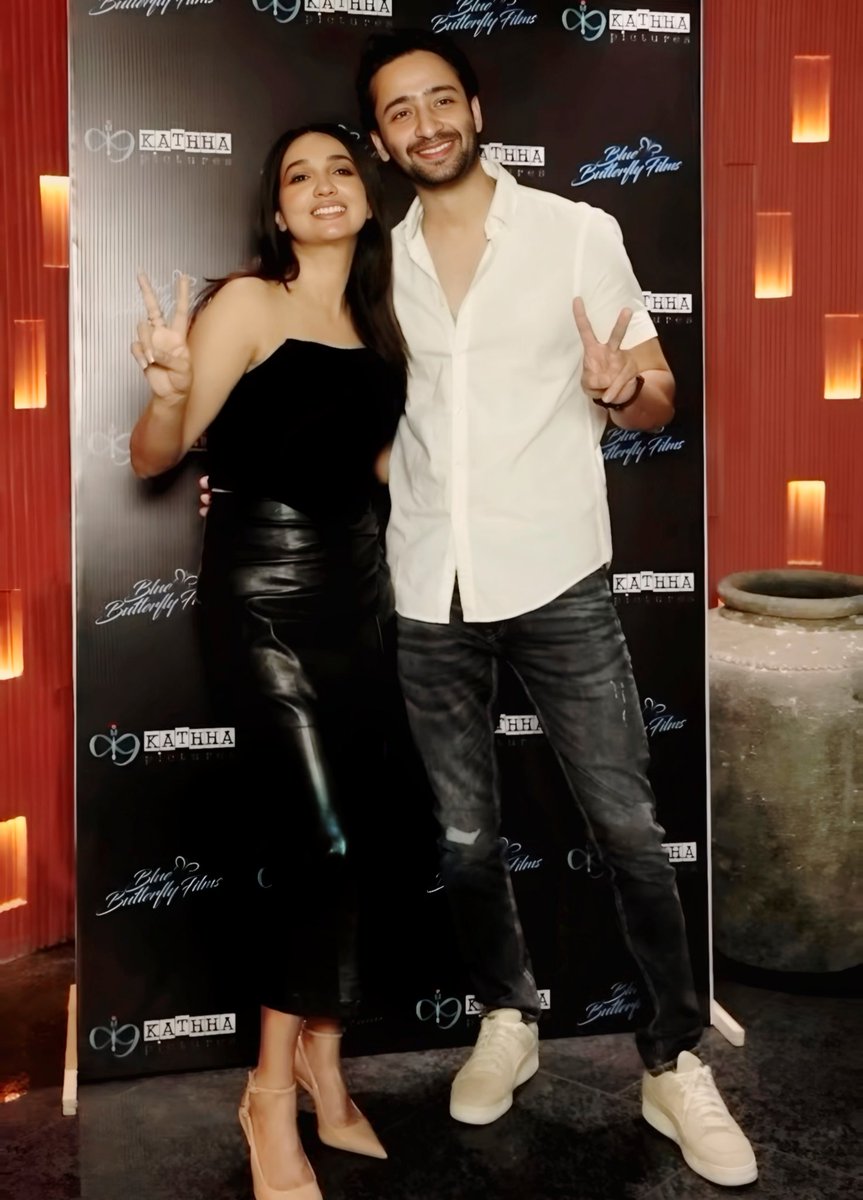 ritu0174's tweet photo. Success Party 💖

Some Snippets From The Success Party Of Movie Do Patti 😍

#DoPatti #SuccessParty #KanikaDhillon #KritiSanon #ShashankChaturvedi #KathhaPictures #NetflixMovies

@Shaheer_S ♥️

#GodBlessYou #ShaheerSheikh https://t.co/u9HLTZ4XDD
