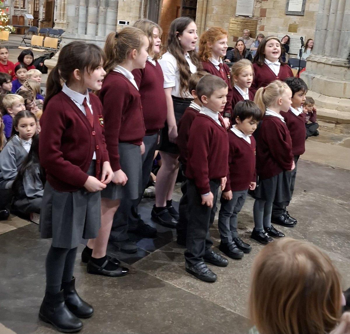 AllSaintsCofE's tweet image. An incredible performance from our school choir @ExeterCathedral this afternoon. This was a once in a lifetime opportunity! Thank you to Steve and Amy for leading our choir. @DevonMusicEdHub @EdCofEDevon #Axminster #EastDevon